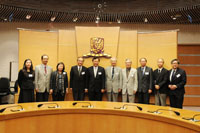 中大署理校長華雲生教授(左五)與中央研究院院士代表團合照